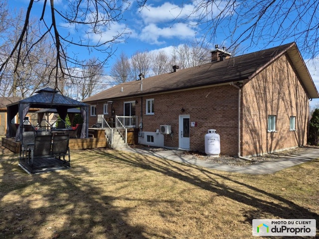 $695,000 - Bungalow for sale in St-Charles-Borromée — photo 2