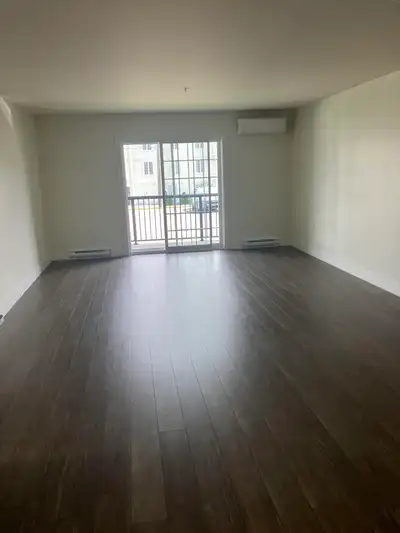 Move in NOW DON'T PAY UNTIL NOVEMEBER !!! 150 Lian Unit 104 Accessible Unit with mobility friendly s...