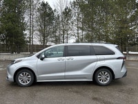 // ACCIDENT FREE!! // Discover smart family travel with this used 2025 Toyota Sienna XLE 8-Passenger... (image 9)