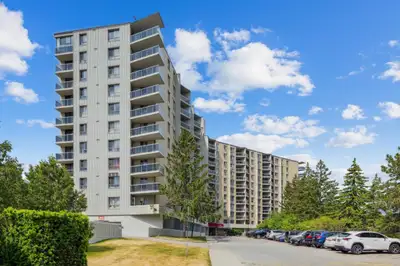Highland Village - 3 Bedroom available at 200 Sandringham Cresce