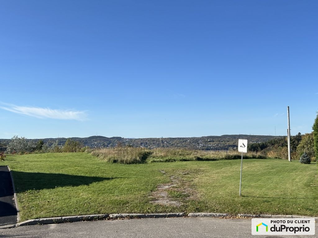 $249,000 - Residential Lot in Chicoutimi (Chicoutimi-Nord) — photo 1