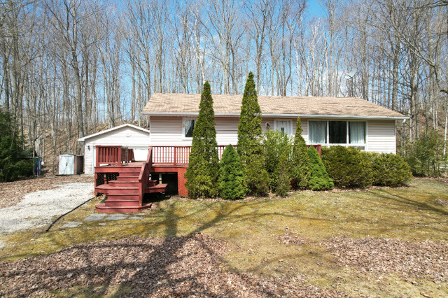 SAUBLE BEACH - BEAUTIFUL RAISED BUNGALOW WITH FINISHED BASEMENT in Houses for Sale in Owen Sound