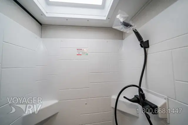 2026 Jayco Jay Flight SLX 210QBW in Travel Trailers & Campers in Kelowna - Image 17