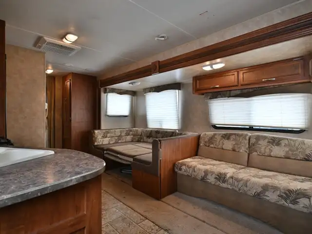 2010 Jayflight 29QBH in Travel Trailers & Campers in St. Albert - Image 9