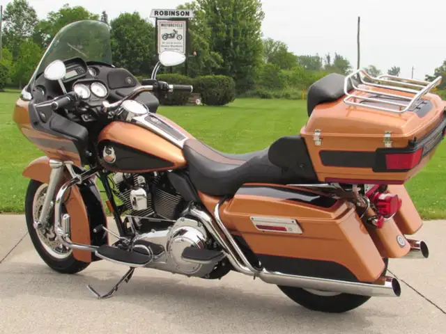 2008 Harley-Davidson FLTR Road Glide Low 49,000 KM Heated Grips, in Powerboats & Motorboats in Leamington - Image 2