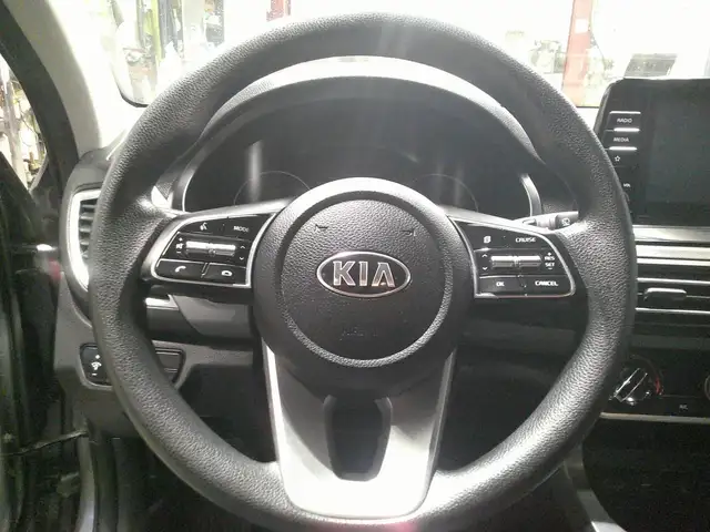 KIA SELTOS LX AWD 2021 in Cars & Trucks in Longueuil / South Shore - Image 12