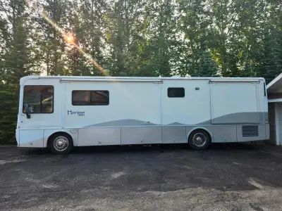 Rare Find! 36 foot 5.9 Cummins Engine Diesel Pusher Engine Retarder, Backed with an Allison Transmis...