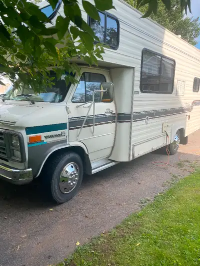 1988 GMC VANDURA ; CLASS C CITATION ; Vin 2GDHG31K0J4519162 CLASSIC VINTAGE RV 22 FT 4 IN LONG ;SEEM...