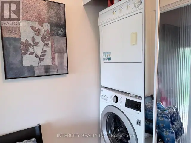 36 STRATHBURN BOULEVARD Toronto (Humberlea-Pelmo Park), Ontario in Long Term Rentals in City of Toronto - Image 18