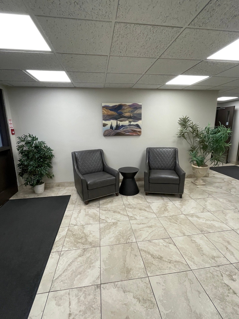 Derby Lane Apartments - 1 Bedroom, 1 Bath Deluxe Apartment for R 4