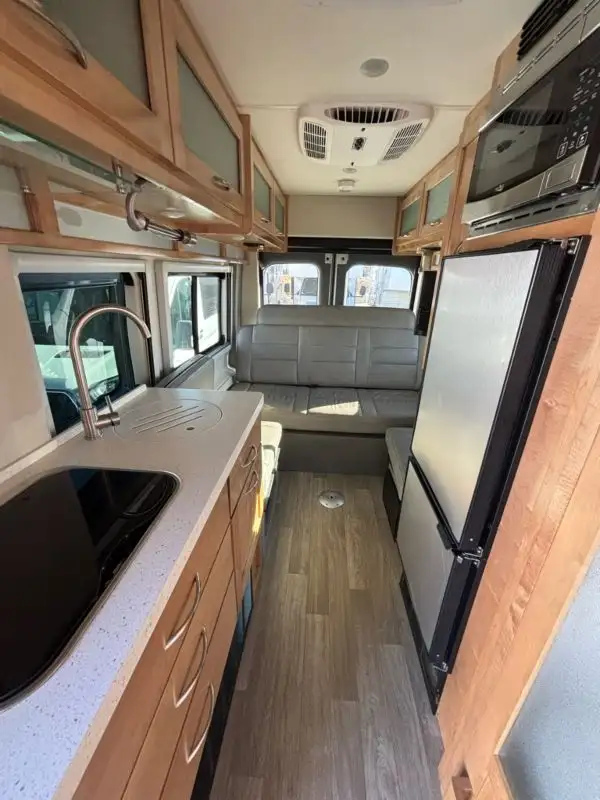 2024 Beyond 22C in RVs & Motorhomes in Laval / North Shore - Image 7