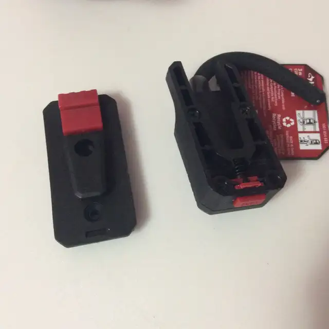 Husky 3-inch Quick-Release Curved Utility Storage Hooks in Hand Tools in Mississauga / Peel Region - Image 6