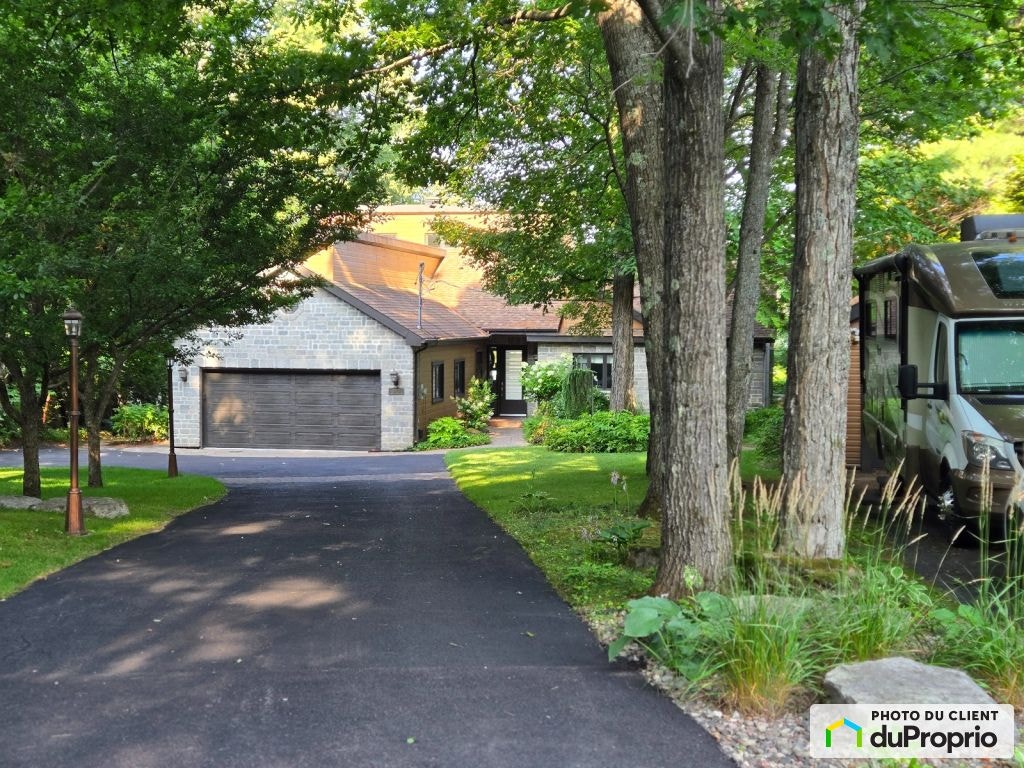 $1,350,000 - Bungalow for sale in St-Hippolyte — photo 2