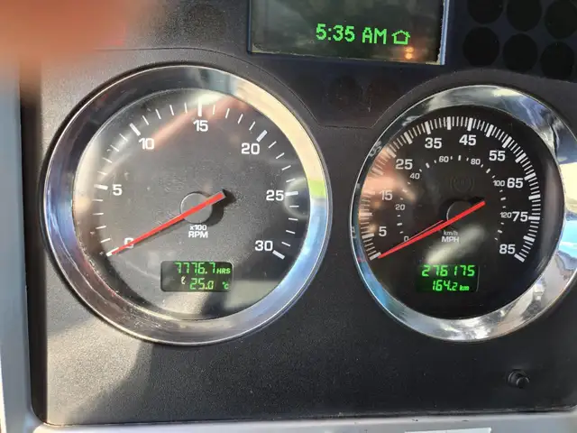 2013 KENWORTH T800 in Heavy Trucks in Saskatoon - Image 25