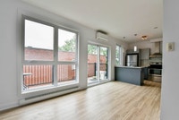 Renovated Akelius studio apartment for rent. Located near Av. Barclay in the Cote-des-Neiges neighbo... (image 5)