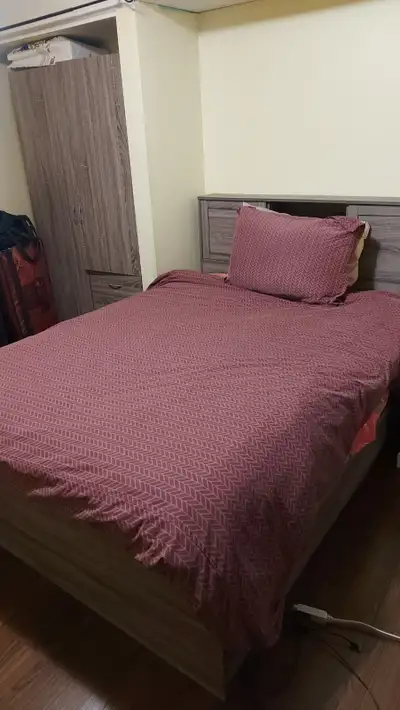 Looking for a comfortable and friendly place to live? We have a private 1-bedroom available in a sha...