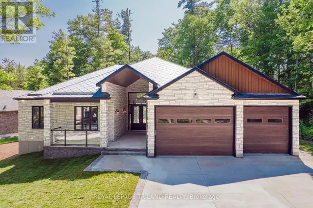 10175 MERRYWOOD DRIVE Lambton Shores (Grand Bend), Ontario in Houses for Sale in Grand Bend - Image 40