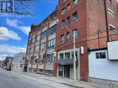 RIVERDALE LOFT OFFICE SPACE. QUEEN/RIVER/DVP. PARKING AVAILABLE AT EXTRA COST. POST/BEAM. HARDWOOD,...