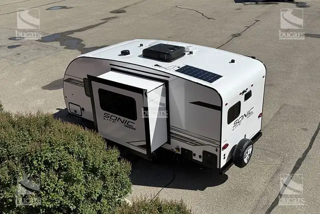 2026 VENTURE RV SONIC LITE 169VRK in Travel Trailers & Campers in Calgary - Image 8