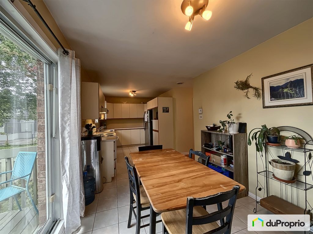 $700,000 - Duplex for sale in Longueuil (St-Hubert) — photo 2