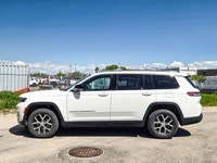 Heated Seats / Steering Wheel - Powerful 3.6L V6 engine with 4x4 capability - Advanced navigation an... (image 5)