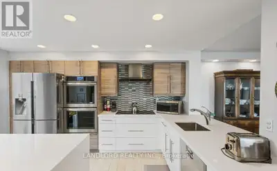 3701 - 77 HARBOUR SQUARE Toronto (Waterfront Communities), Ontar