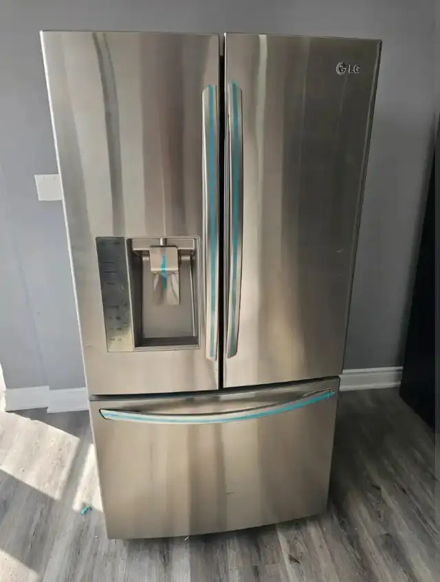 CAN DELIVER LG 36" Stainless Steel French Door Fridge Freeze in Refrigerators in Hamilton - Image 2