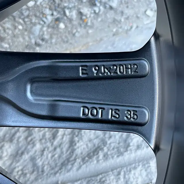 (98%) 4x BMW X5 | X6 20" OEM Winter Wheels Package in Tires & Rims in City of Toronto - Image 9