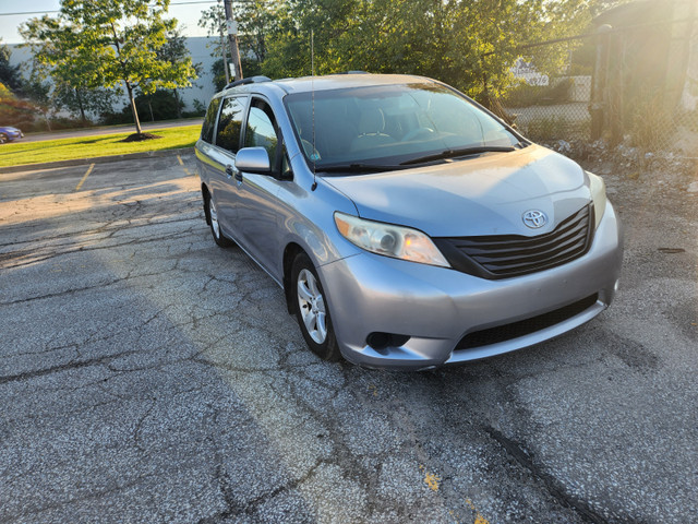 2011 TOYOTA SIENNA V6 7 PASSENGER in Cars & Trucks in City of Toronto - Image 2