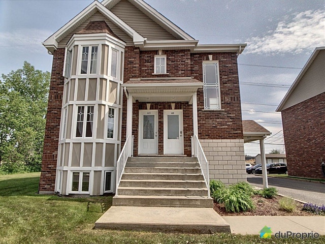 $1,100,000 - Triplex for sale in La Prairie — photo 1