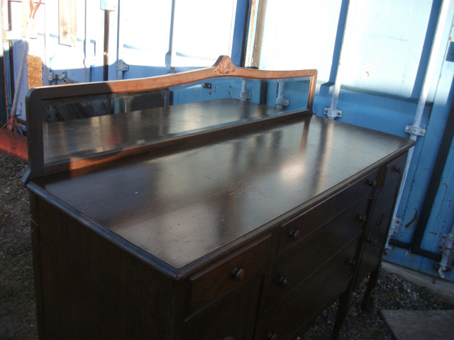 Vintage Walnut Buffet Sideboard in Hutches & Display Cabinets in Belleville - Image 2