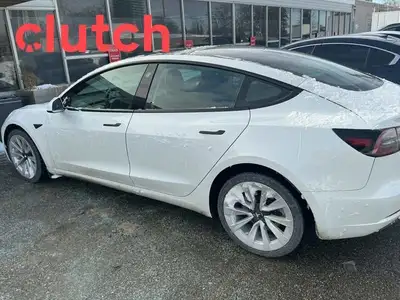 NO ACCIDENTS / CLEAN CARFAX / 1 OWNER / Power Tailgate/Hatch, Auto Dimming Rearview Mirror, Front He...