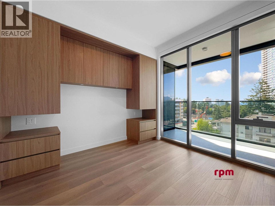 4xx 5987 WILSON AVENUE Burnaby, British Columbia 5