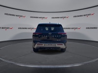 // ACCIDENT FREE!! // Meet the 2024 Nissan Pathfinder SL 4WD, a well-equipped used SUV built for bus... (image 6)