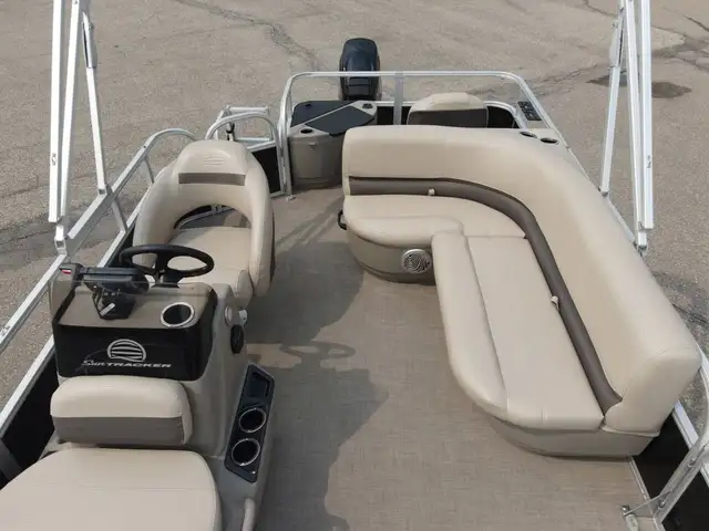 2020 SUNTRACKER Bass Buggy 18 DLX Mercury 40 4Stroke Command Thr in Powerboats & Motorboats in Prince Albert - Image 14