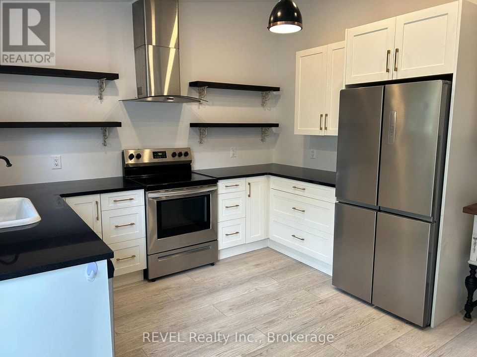 43 WILEY STREET St. Catharines (Downtown), Ontario 2