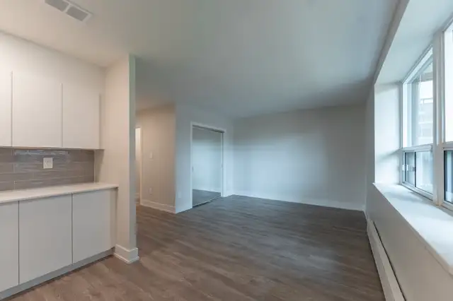 Bachelor Apartment - Apartment for Rent - King West-Parkdale in Long Term Rentals in City of Toronto - Image 5