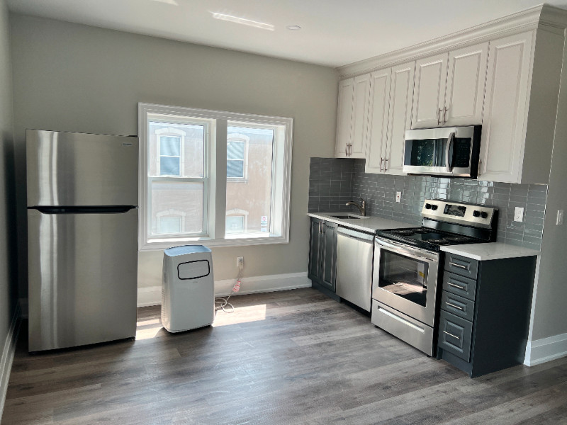 Modern Condo Style 1 Bedroom Apartment Downtown Orillia Long Term