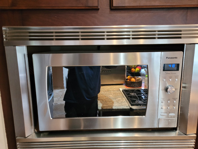 Panasonic Builtin/Countertop Microwave, 2.2 cu. ft. , 1200W