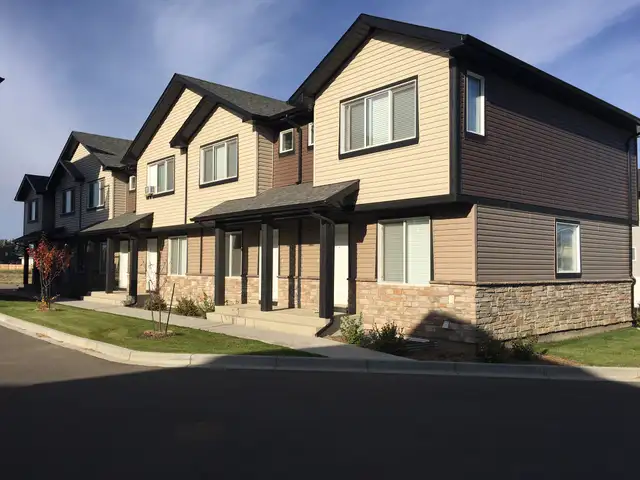 4 bedroom available now!63672036755841120