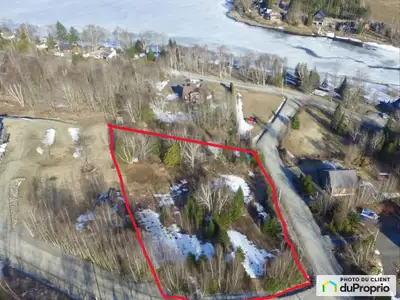 À vendre : Terrain de 4000 m² à St-Romain Accès bord de l'eau Découvrez ce terrain résidentiel de ch...