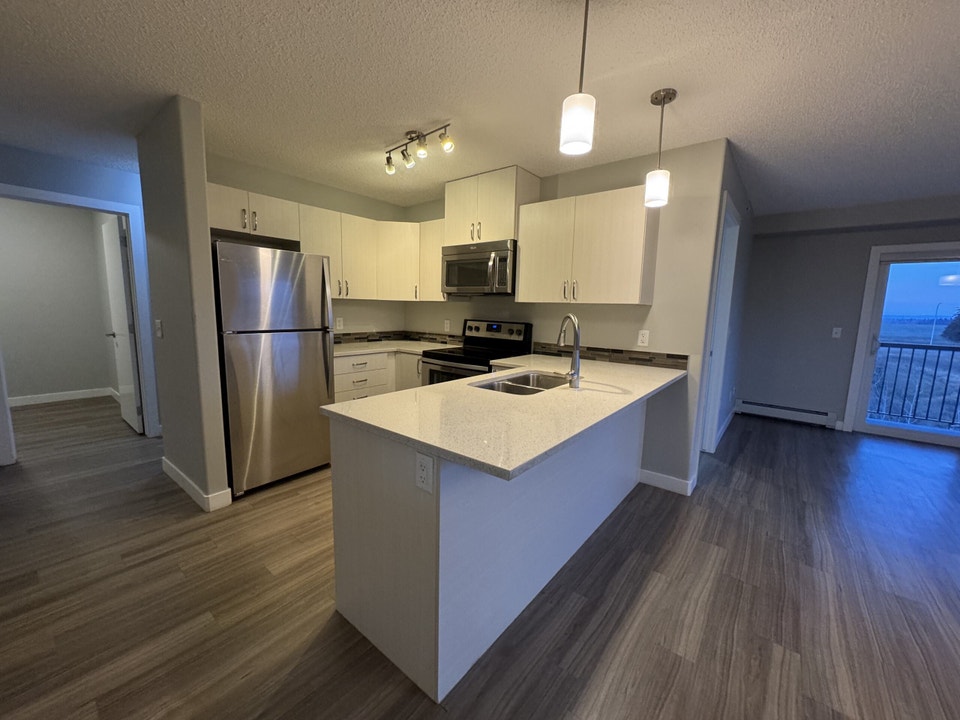 3 Bedroom 2 Bath - HEAT INCLUDED starting at $1895 4