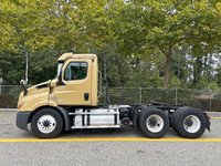 2019 FREIGHTLINER T11664ST;Heavy Duty Trucks - CONVENTIONAL W/O SLEEPER MANAGERS SPECIAL Penske Loca... (image 3)