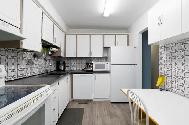 Beautiful 3 Bed, 3 Bath Detached on Home on Chaucer Cres. in Long Term Rentals in Barrie - Image 6