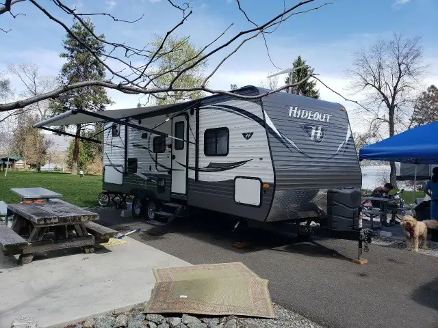 2016 KEYSTONE HIDEOUT 24BHSWE (FINANCING AVAILABLE) in Travel Trailers & Campers in Saskatoon - Image 3
