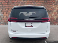 Come see this 2024 Chrysler Pacifica Touring-L before it's too late! *You Can't Beat the Price with... (image 3)