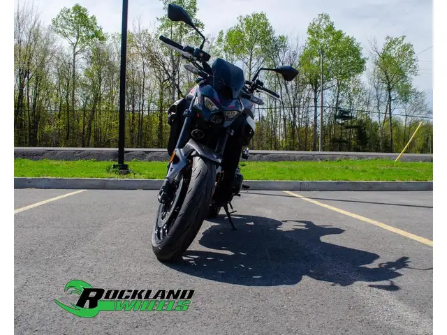 2025 Kawasaki Z900 in Sport Bikes in Ottawa - Image 9