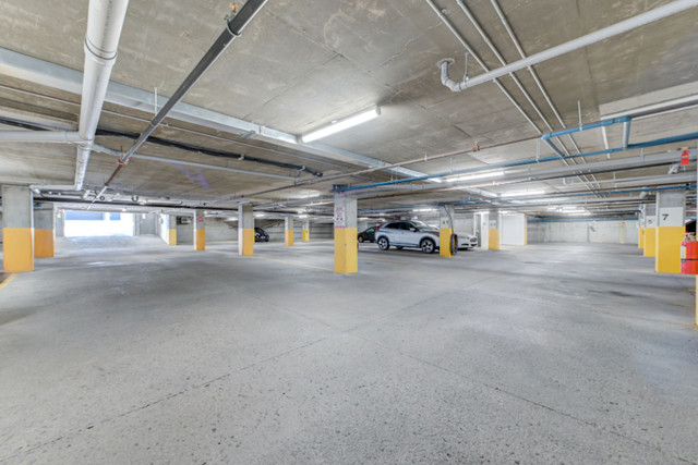 parking lot spot available - ID 2375 dans Entreposage et stationnement à louer  à Ville de Montréal - Image 2