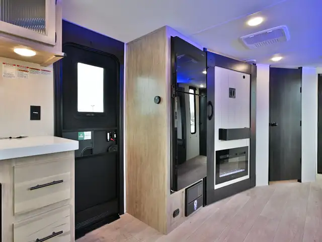2026 GREY WOLF 27GHBL in Travel Trailers & Campers in St. Albert - Image 13