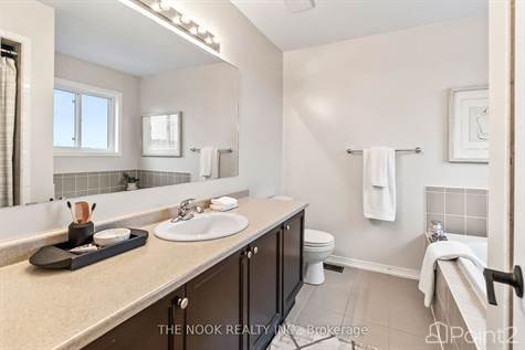 439 Longworth Ave in Houses for Sale in Oshawa / Durham Region - Image 3